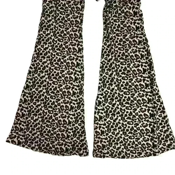 Missguided Women's Size 4 Brown Leopard Print Jersey Flare Pants Casual - Picture 4 of 12